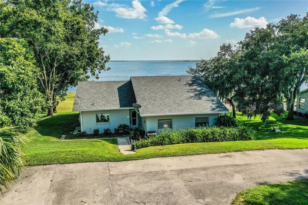 For Rent: $2,400 (3 beds, 2 baths, 1378 Square Feet)