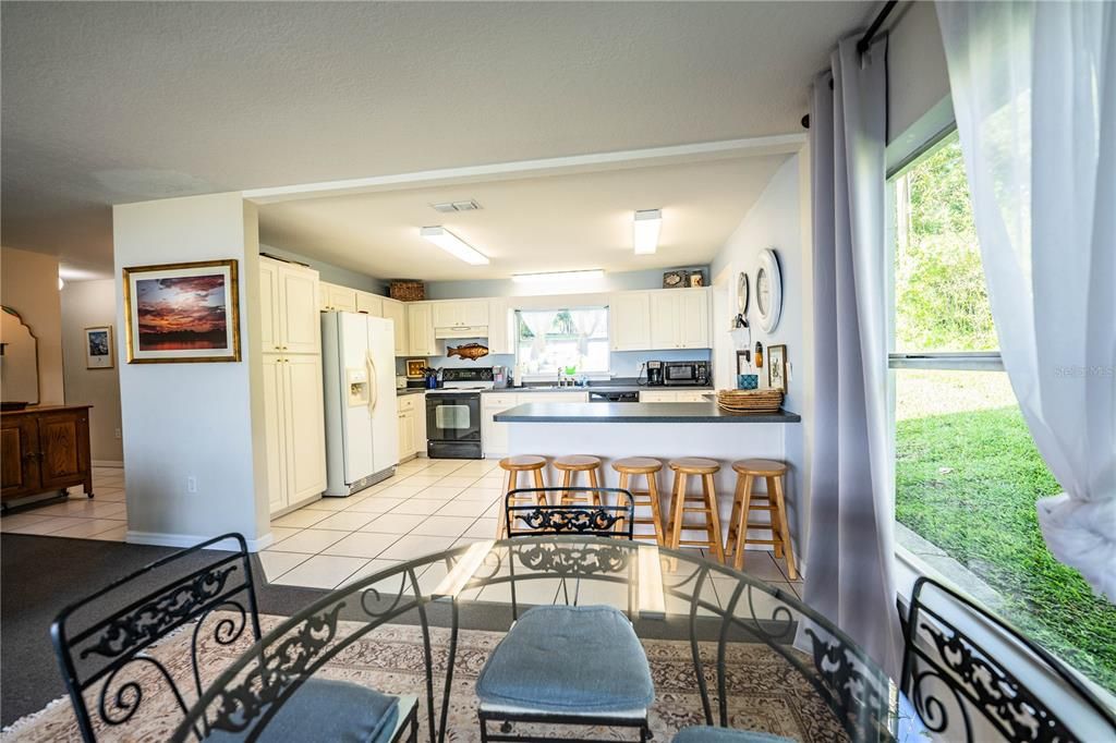 For Rent: $2,400 (3 beds, 2 baths, 1378 Square Feet)