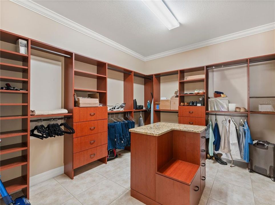 For Sale: $1,175,000 (4 beds, 4 baths, 3635 Square Feet)