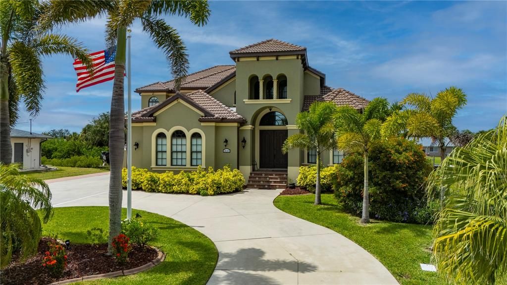 For Sale: $1,175,000 (4 beds, 4 baths, 3635 Square Feet)