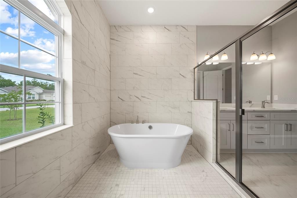 Active With Contract: $356,900 (3 beds, 2 baths, 2008 Square Feet)