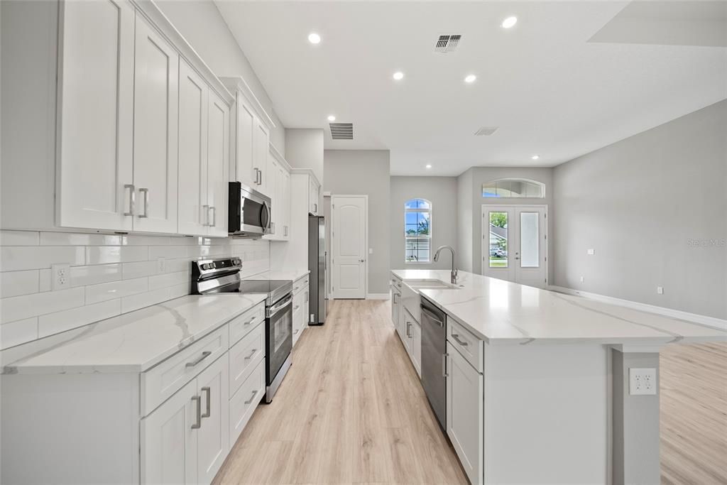 Active With Contract: $356,900 (3 beds, 2 baths, 2008 Square Feet)