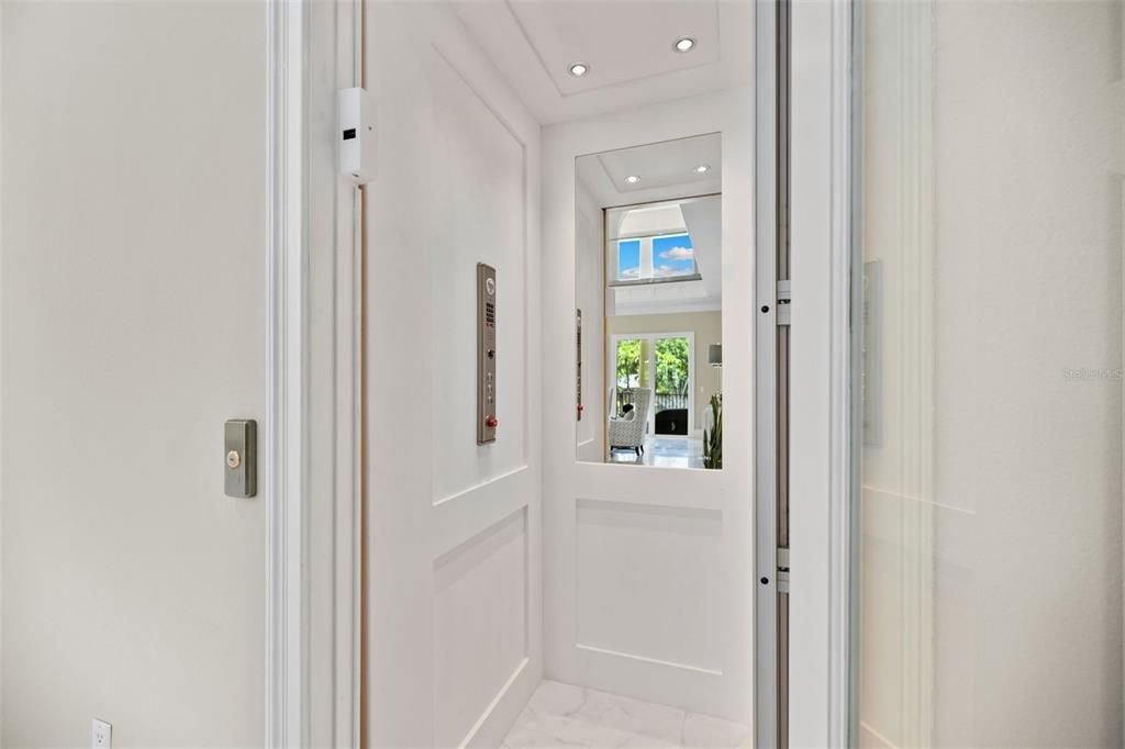 For Sale: $2,599,950 (8 beds, 6 baths, 7900 Square Feet)