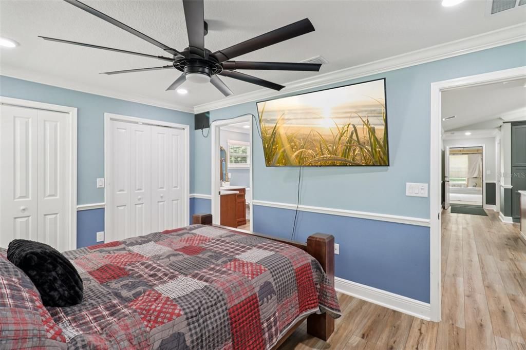 For Sale: $740,000 (4 beds, 2 baths, 2018 Square Feet)