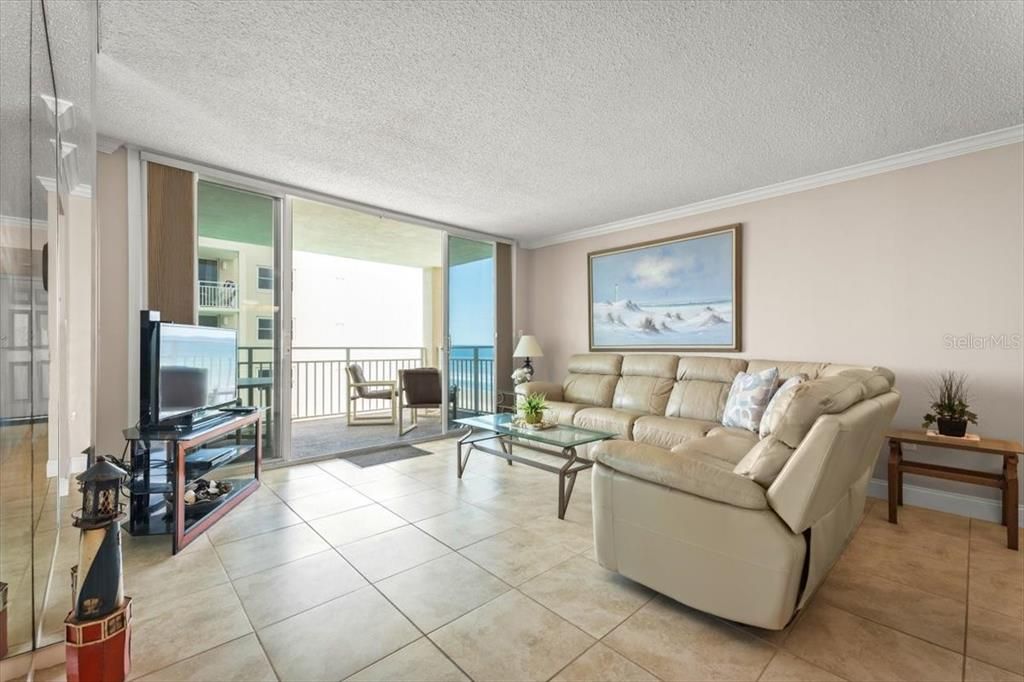 待售: $380,000 (2 贝兹, 2 浴室, 1200 平方英尺)