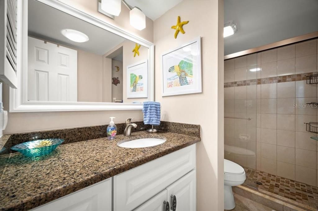 待售: $380,000 (2 贝兹, 2 浴室, 1200 平方英尺)