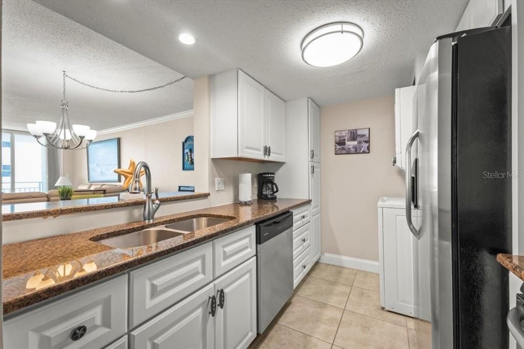 待售: $380,000 (2 贝兹, 2 浴室, 1200 平方英尺)