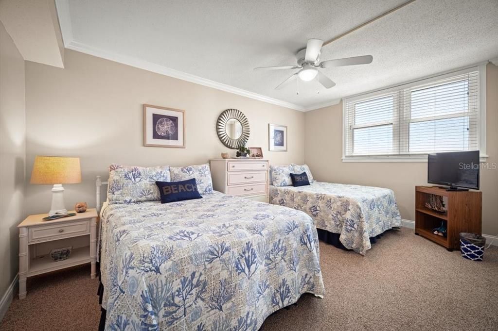 待售: $380,000 (2 贝兹, 2 浴室, 1200 平方英尺)