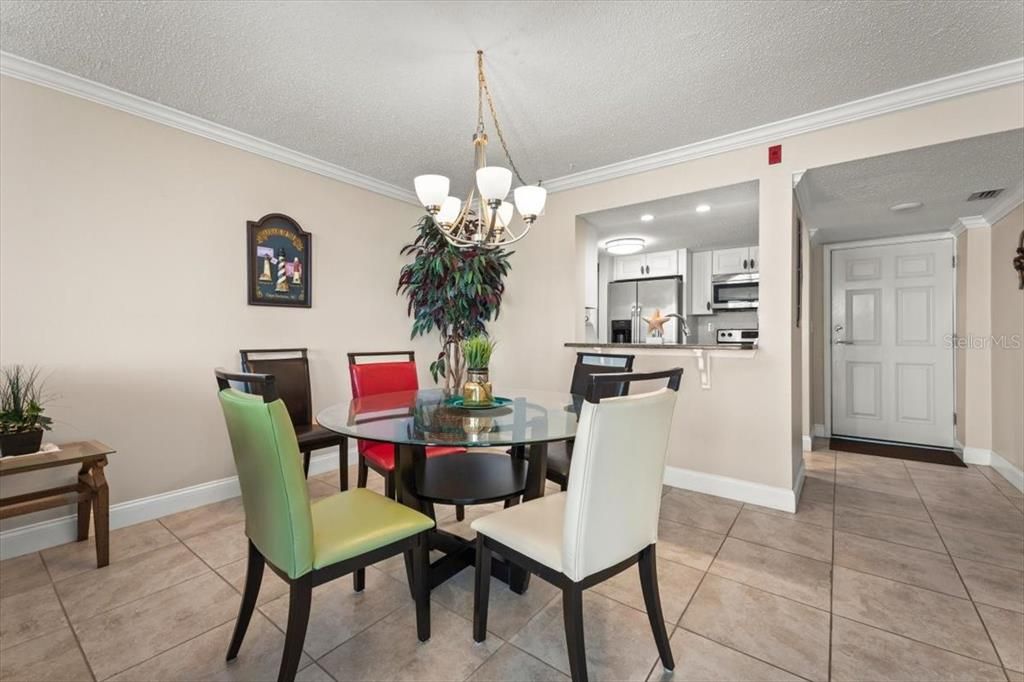 待售: $380,000 (2 贝兹, 2 浴室, 1200 平方英尺)