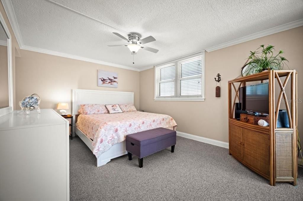 待售: $380,000 (2 贝兹, 2 浴室, 1200 平方英尺)