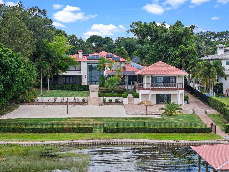 Под контрактом: $3,795,000 (5 спален, 4 ванн, 7263 Квадратных фут)