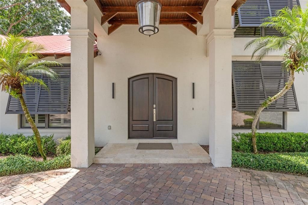 Под контрактом: $3,795,000 (5 спален, 4 ванн, 7263 Квадратных фут)