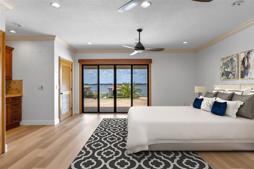 Под контрактом: $3,795,000 (5 спален, 4 ванн, 7263 Квадратных фут)