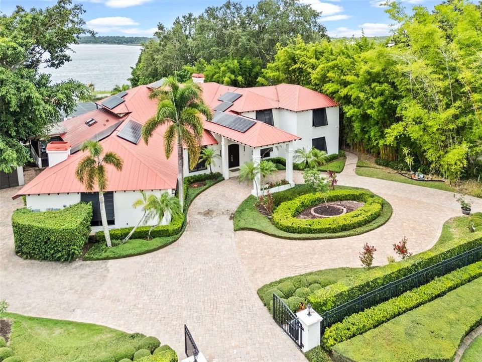 Под контрактом: $3,795,000 (5 спален, 4 ванн, 7263 Квадратных фут)