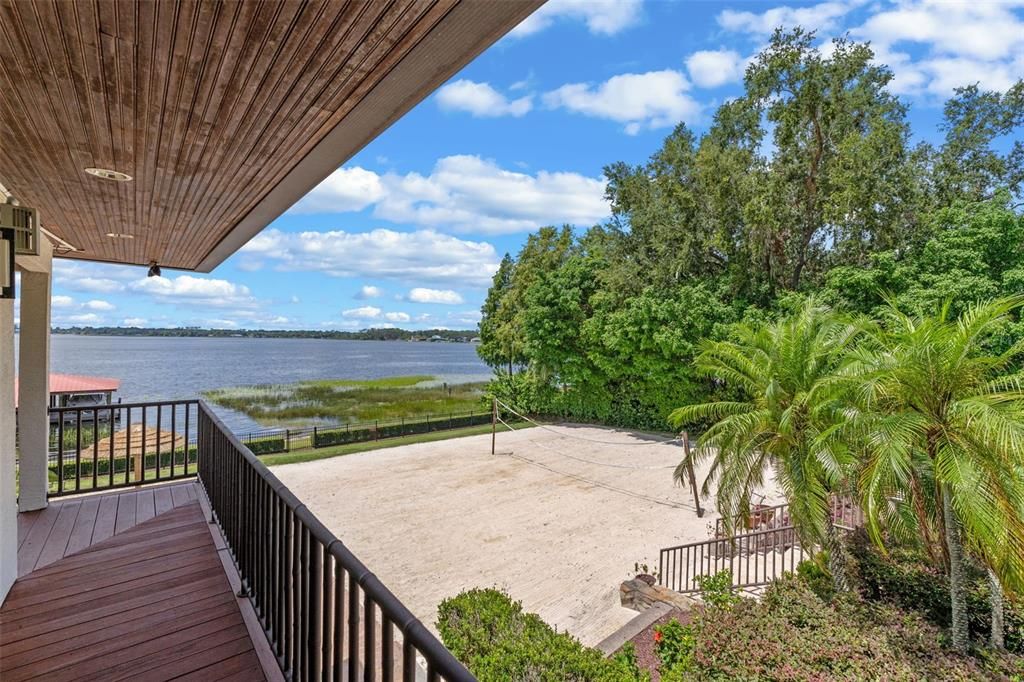 Под контрактом: $3,795,000 (5 спален, 4 ванн, 7263 Квадратных фут)