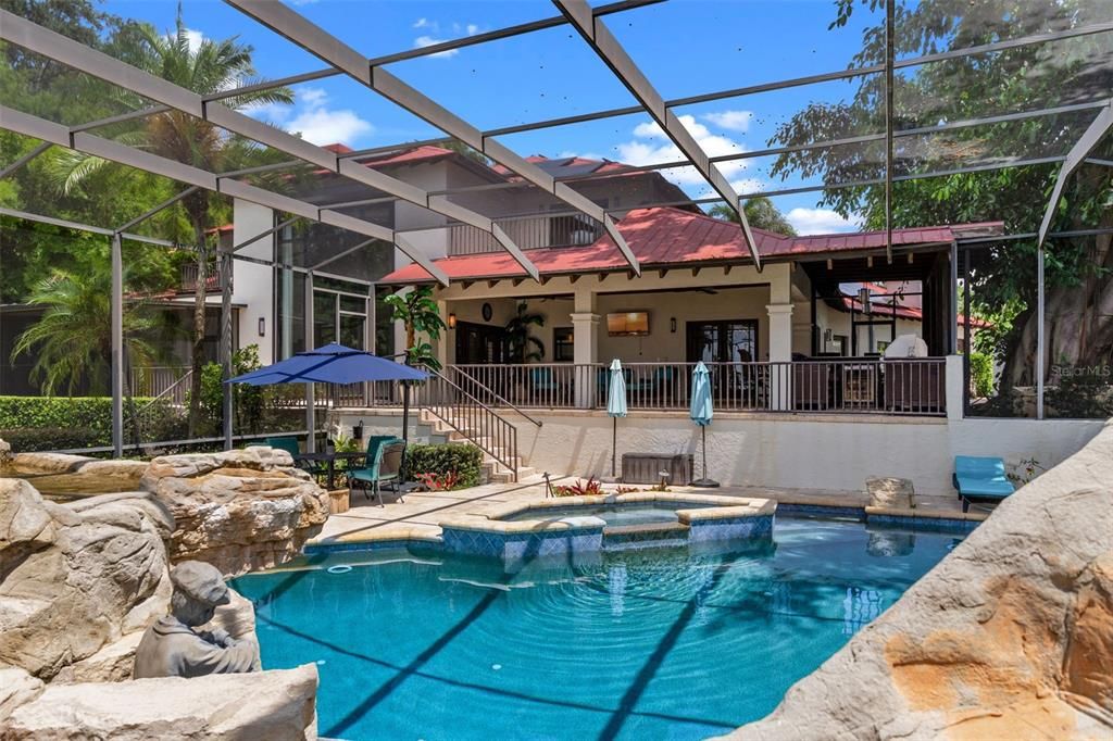 Под контрактом: $3,795,000 (5 спален, 4 ванн, 7263 Квадратных фут)