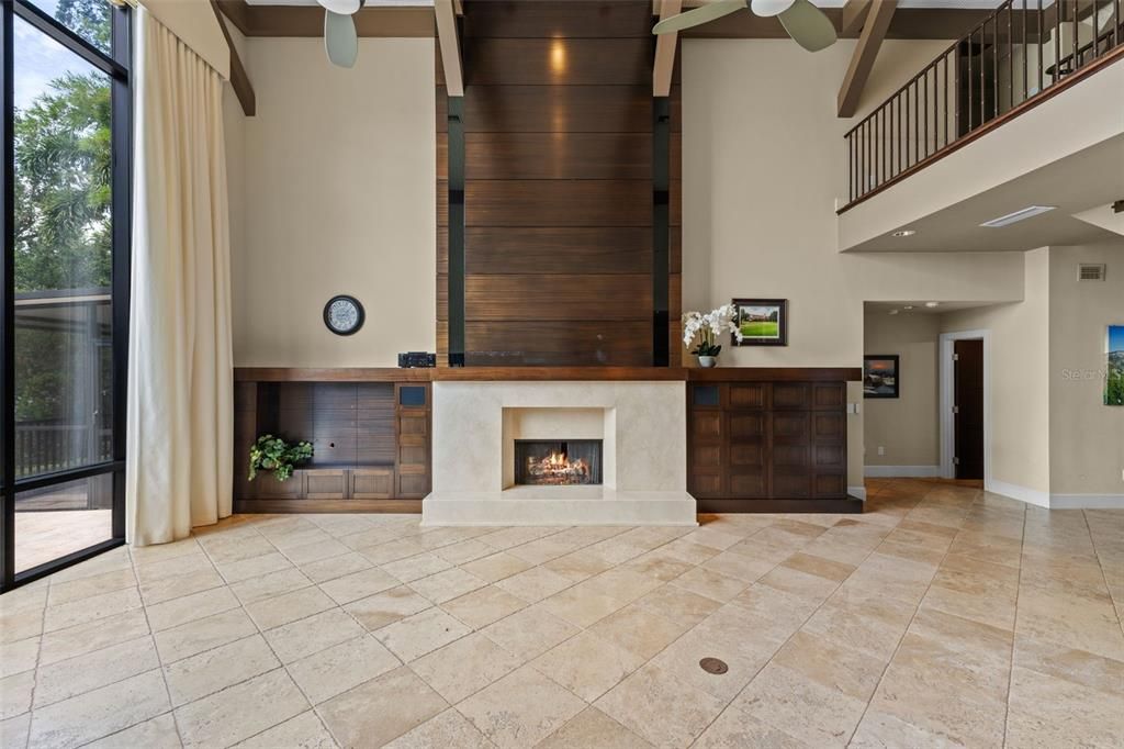 Под контрактом: $3,795,000 (5 спален, 4 ванн, 7263 Квадратных фут)