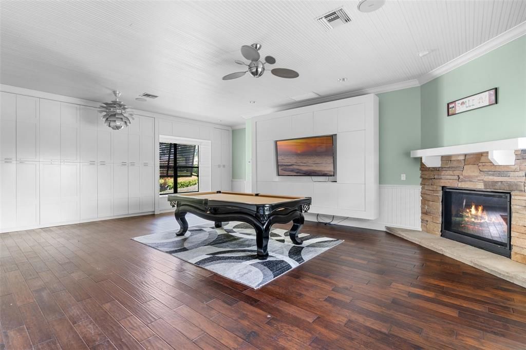 Под контрактом: $3,795,000 (5 спален, 4 ванн, 7263 Квадратных фут)