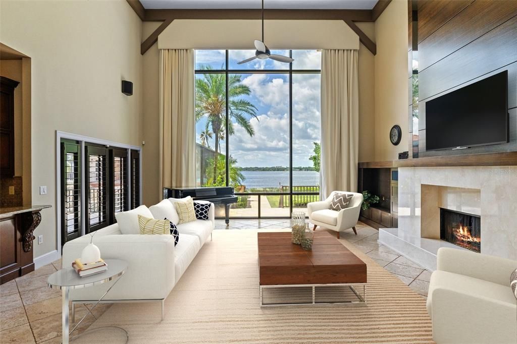 Под контрактом: $3,795,000 (5 спален, 4 ванн, 7263 Квадратных фут)