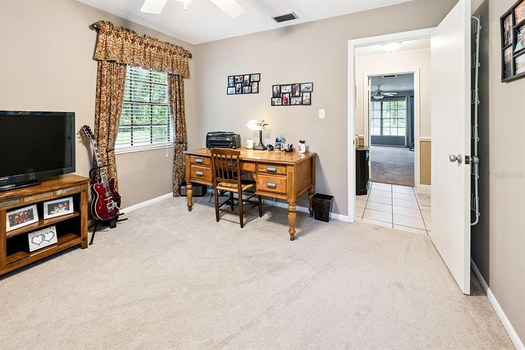 На продажу: $399,000 (3 спален, 2 ванн, 1617 Квадратных фут)