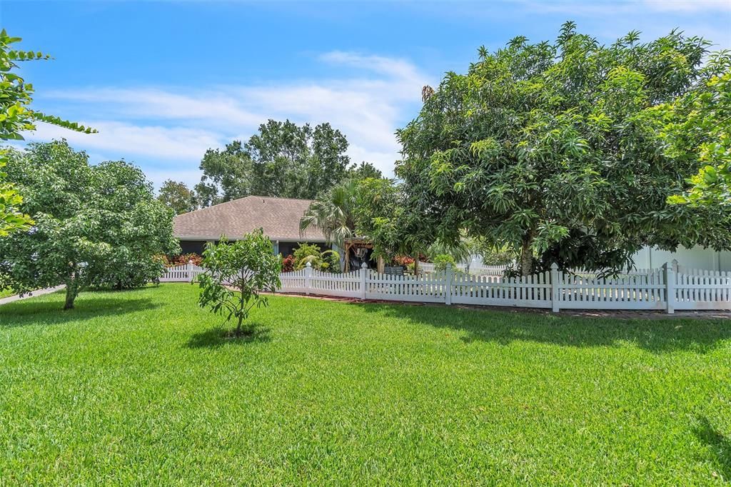 Active With Contract: $535,000 (4 beds, 2 baths, 2336 Square Feet)