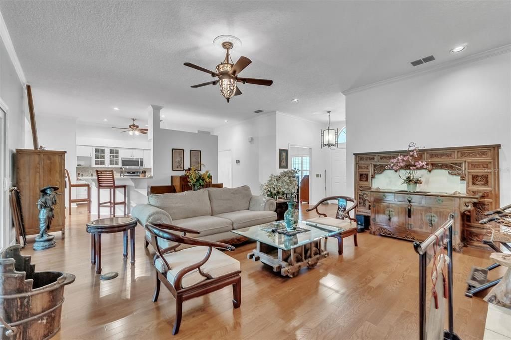 Active With Contract: $535,000 (4 beds, 2 baths, 2336 Square Feet)