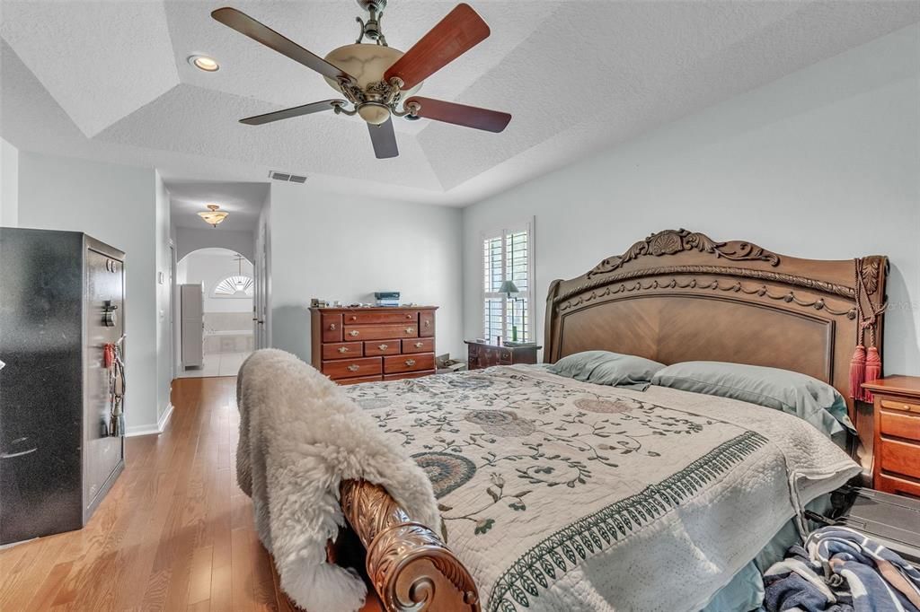 Active With Contract: $535,000 (4 beds, 2 baths, 2336 Square Feet)