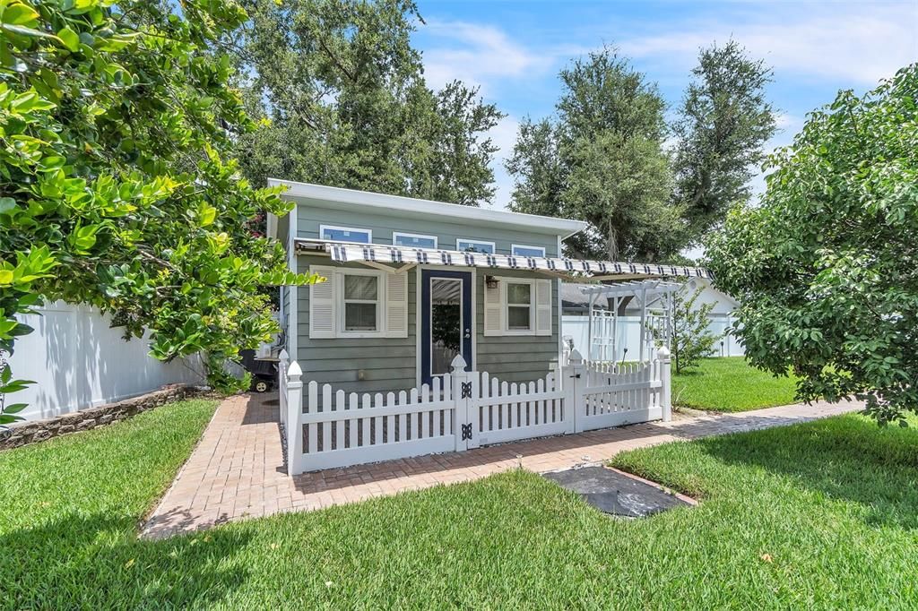 Active With Contract: $535,000 (4 beds, 2 baths, 2336 Square Feet)