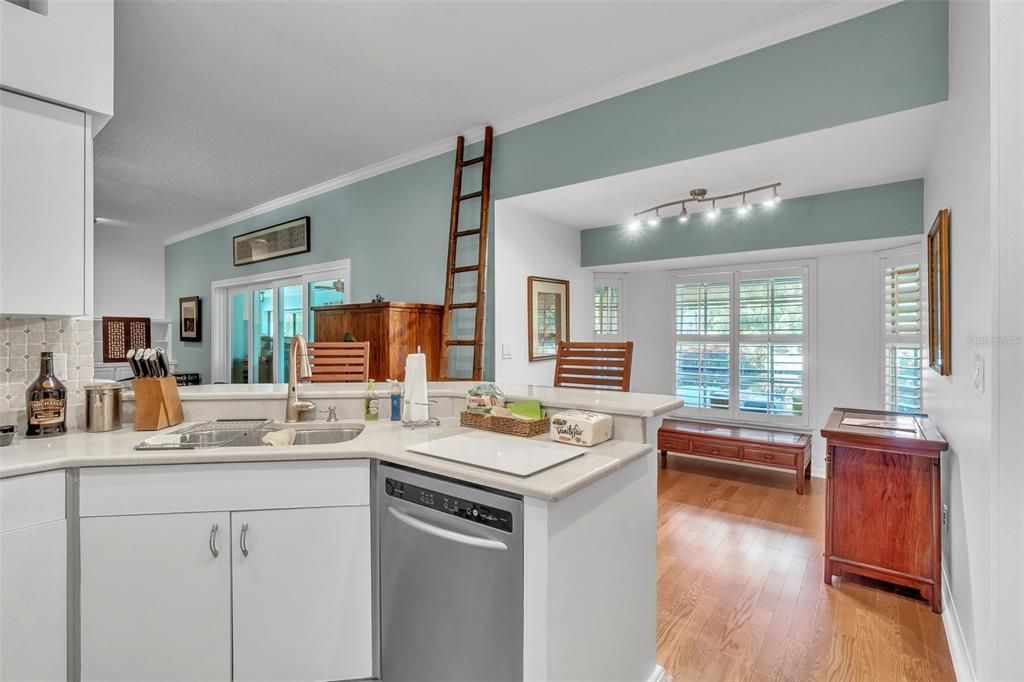 Active With Contract: $535,000 (4 beds, 2 baths, 2336 Square Feet)