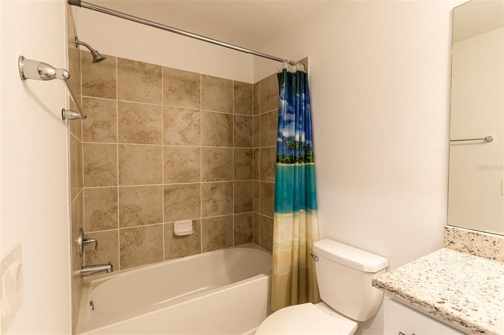 待售: $240,000 (2 贝兹, 2 浴室, 1198 平方英尺)