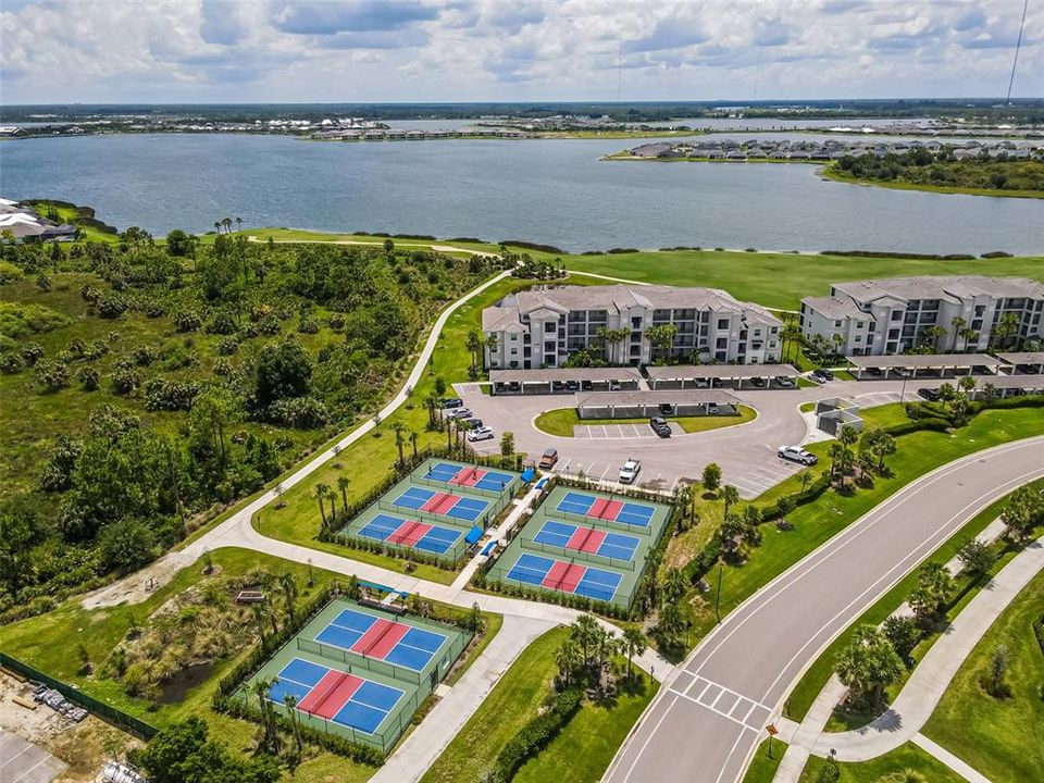 待售: $240,000 (2 贝兹, 2 浴室, 1198 平方英尺)