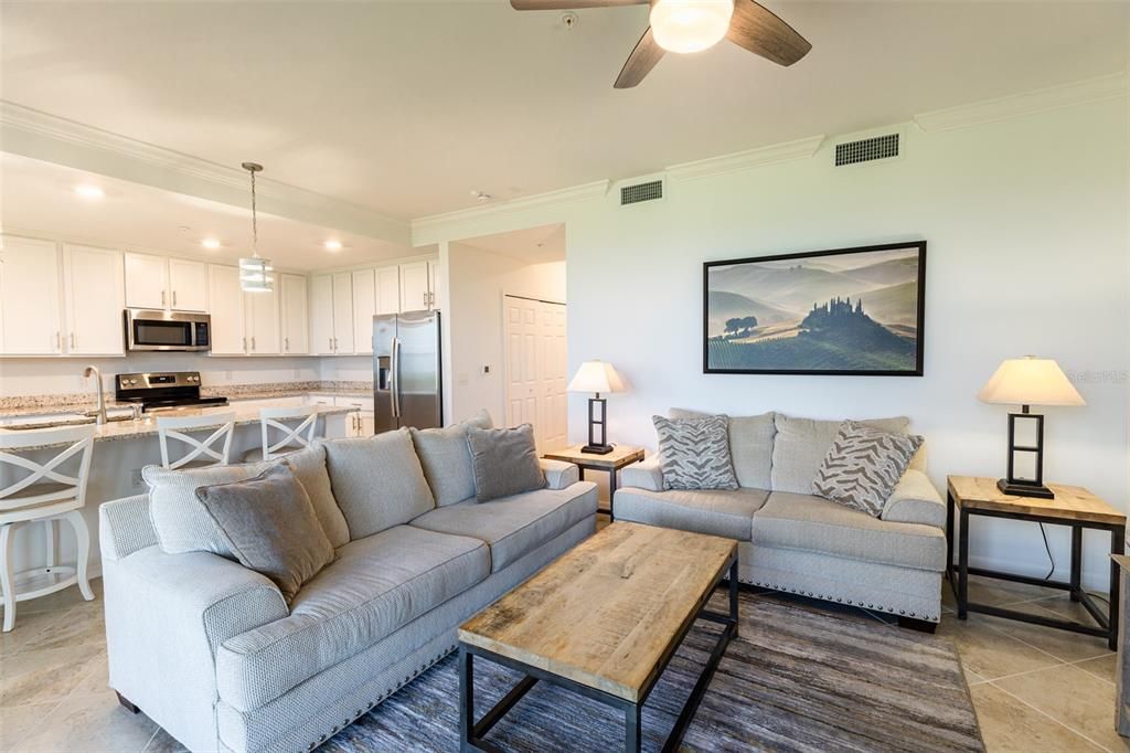 待售: $240,000 (2 贝兹, 2 浴室, 1198 平方英尺)