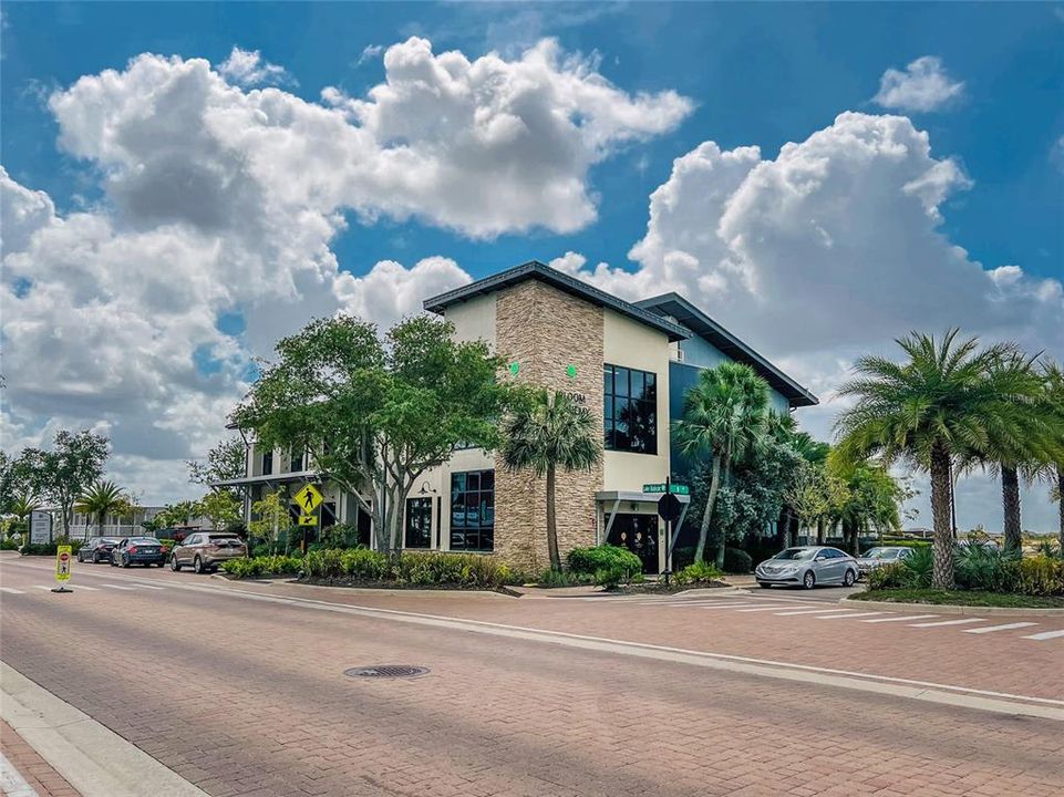 待售: $240,000 (2 贝兹, 2 浴室, 1198 平方英尺)