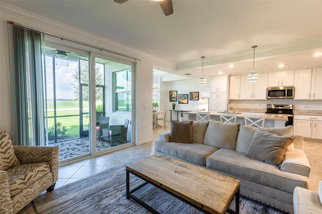 待售: $240,000 (2 贝兹, 2 浴室, 1198 平方英尺)