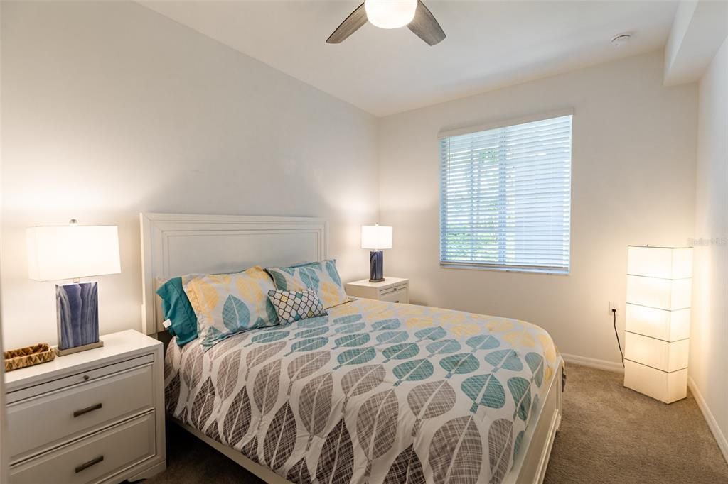 待售: $240,000 (2 贝兹, 2 浴室, 1198 平方英尺)