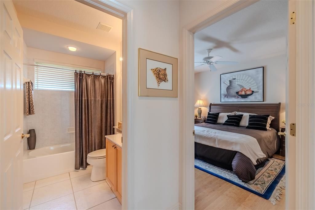 En Venta: $889,900 (4 camas, 3 baños, 3274 Pies cuadrados)