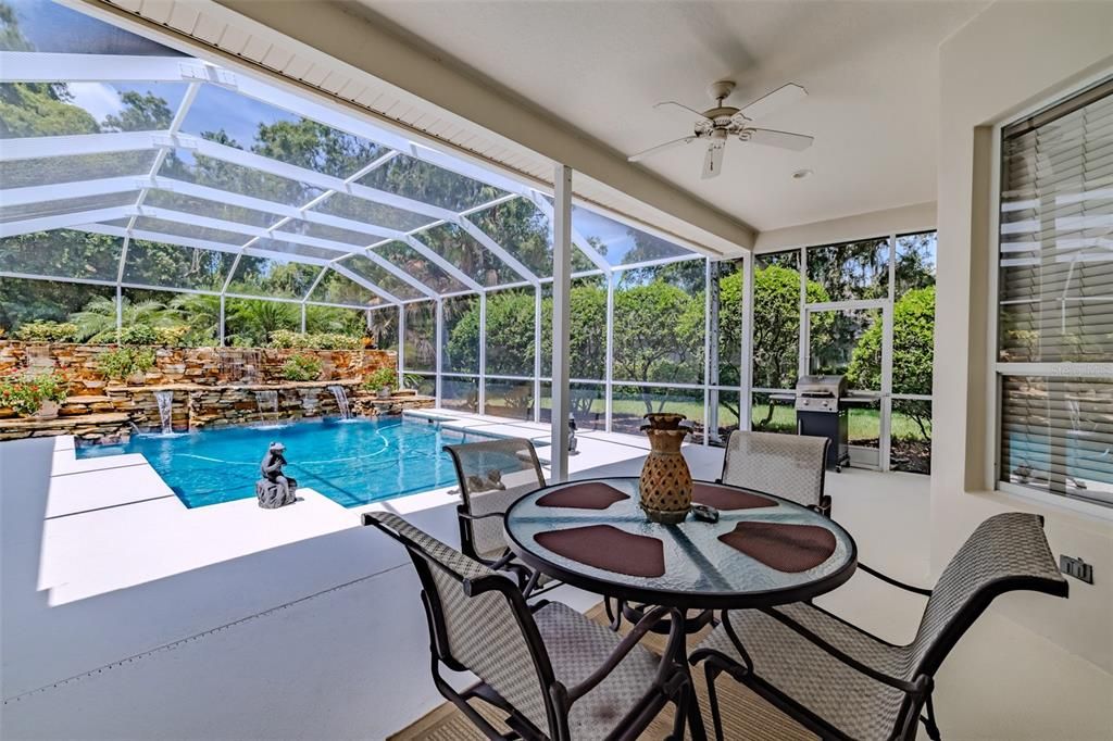 En Venta: $889,900 (4 camas, 3 baños, 3274 Pies cuadrados)