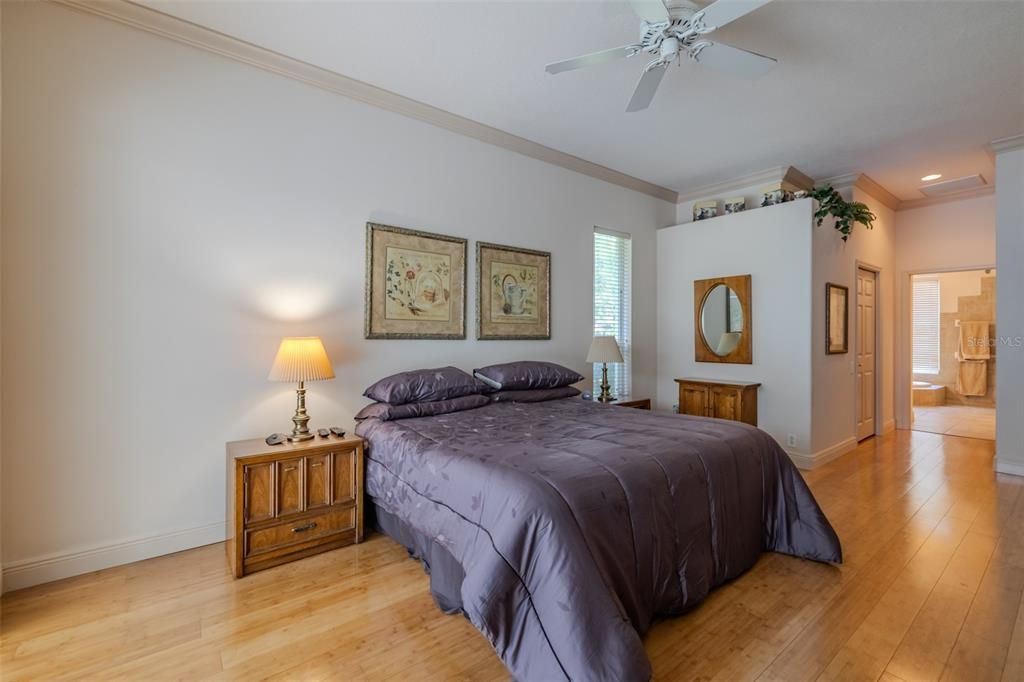 En Venta: $889,900 (4 camas, 3 baños, 3274 Pies cuadrados)