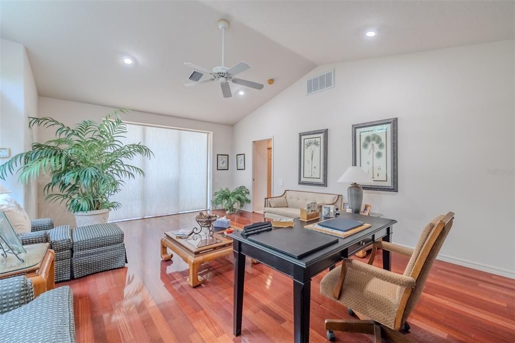 En Venta: $889,900 (4 camas, 3 baños, 3274 Pies cuadrados)