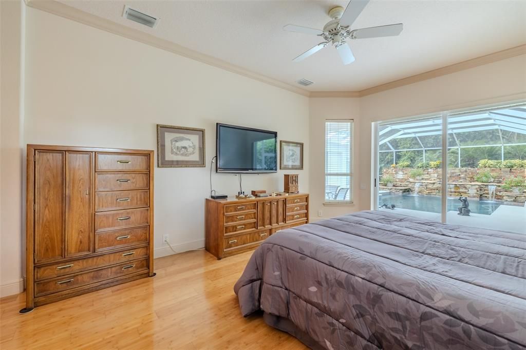 En Venta: $889,900 (4 camas, 3 baños, 3274 Pies cuadrados)