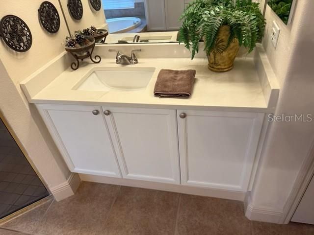 En Venta: $889,900 (4 camas, 3 baños, 3274 Pies cuadrados)