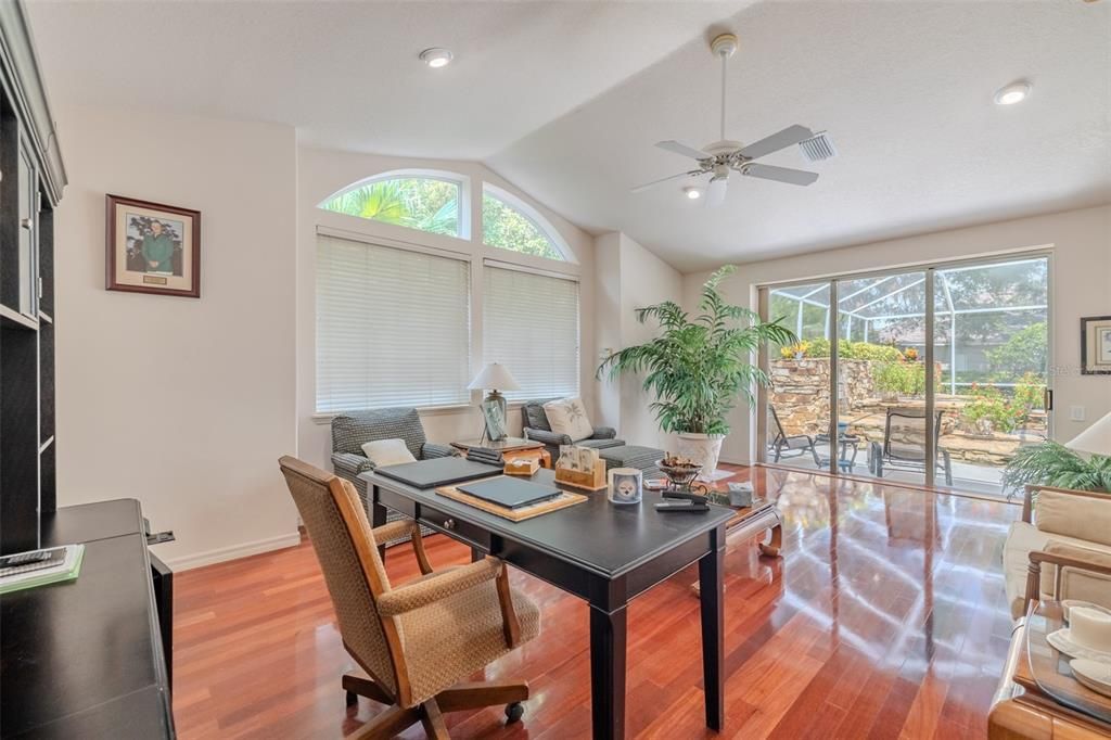 En Venta: $889,900 (4 camas, 3 baños, 3274 Pies cuadrados)