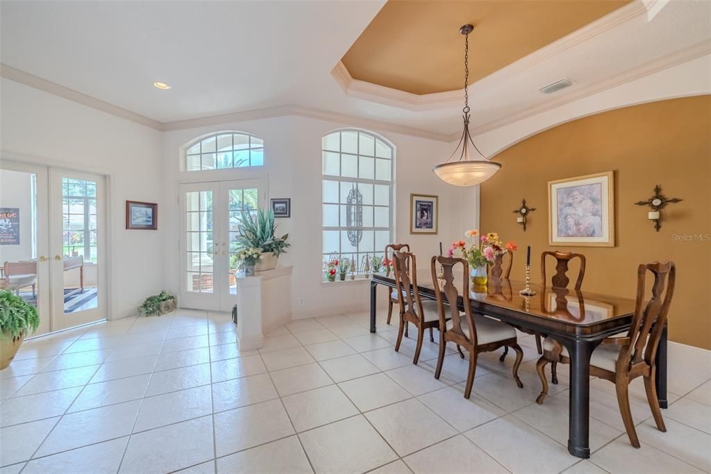 En Venta: $889,900 (4 camas, 3 baños, 3274 Pies cuadrados)