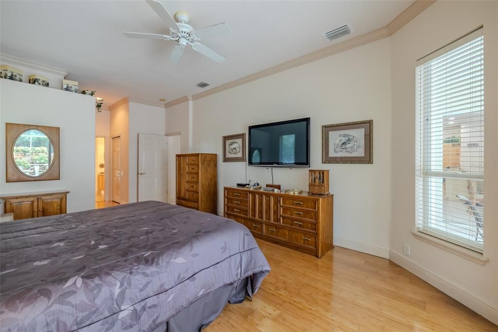 En Venta: $889,900 (4 camas, 3 baños, 3274 Pies cuadrados)