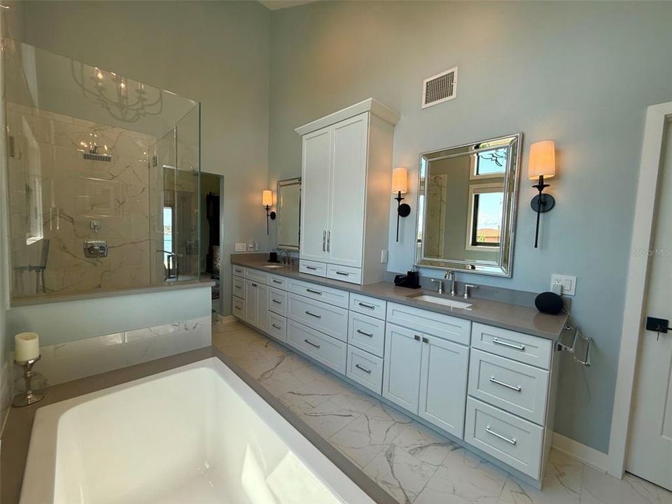 Active With Contract: $2,490,000 (4 beds, 3 baths, 2900 Square Feet)