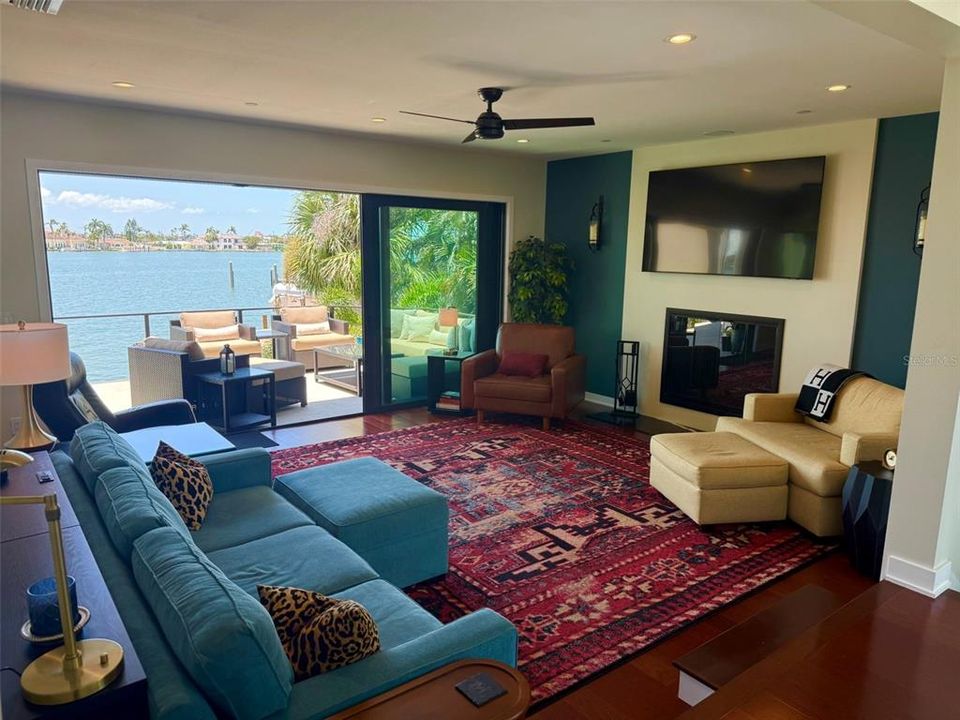 Active With Contract: $2,490,000 (4 beds, 3 baths, 2900 Square Feet)