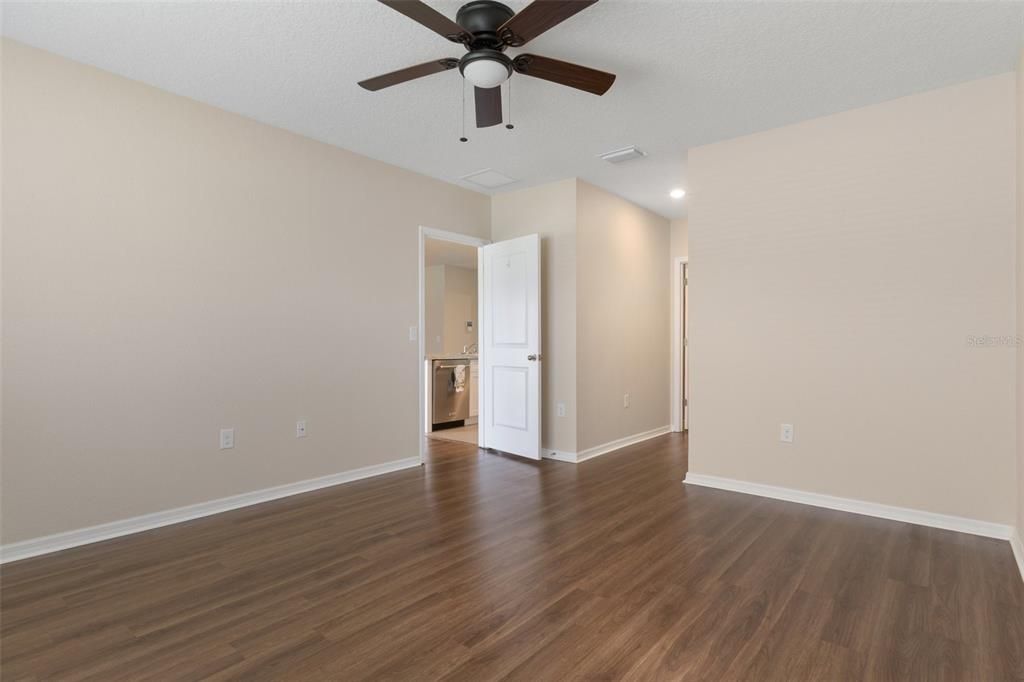 待售: $259,000 (3 贝兹, 2 浴室, 1698 平方英尺)