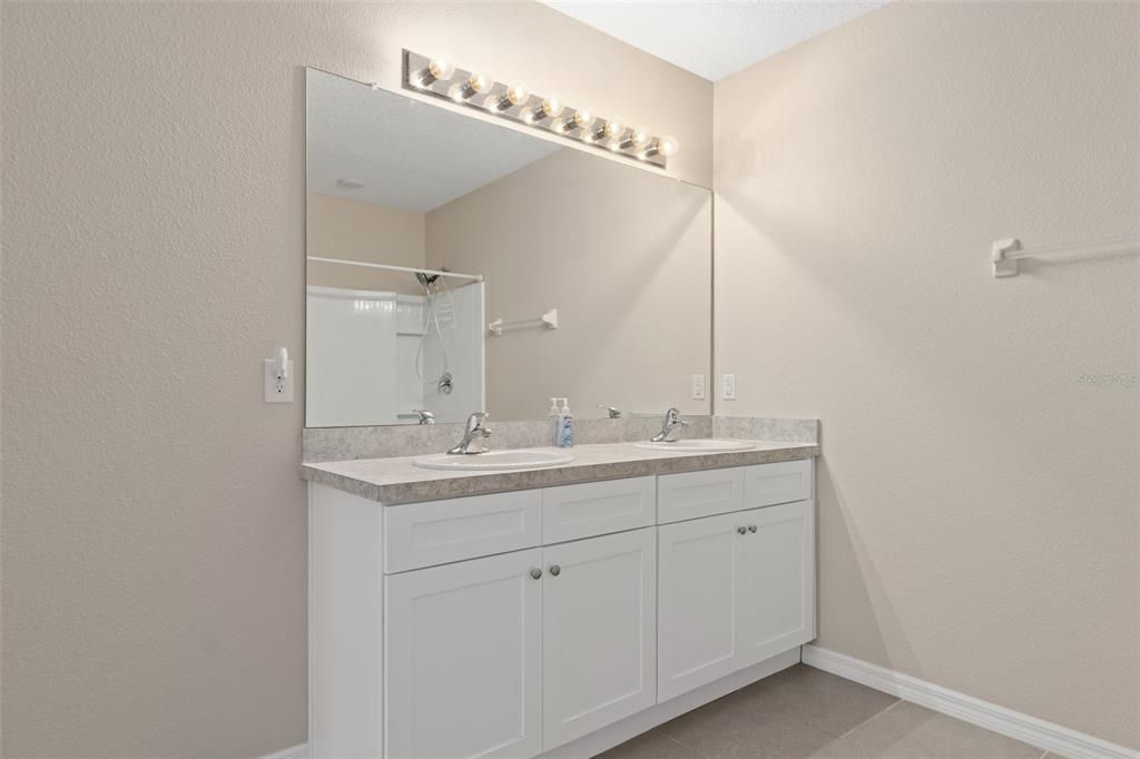 待售: $259,000 (3 贝兹, 2 浴室, 1698 平方英尺)