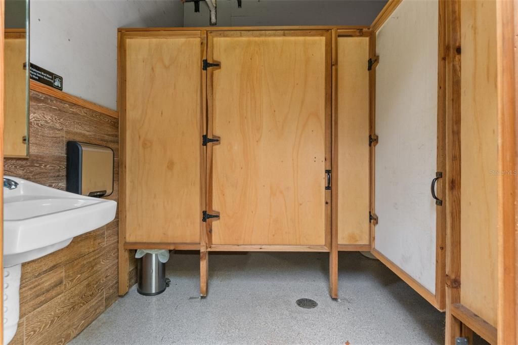 На продажу: $999,000 (0 спален, 0 ванн, 0 Квадратных фут)