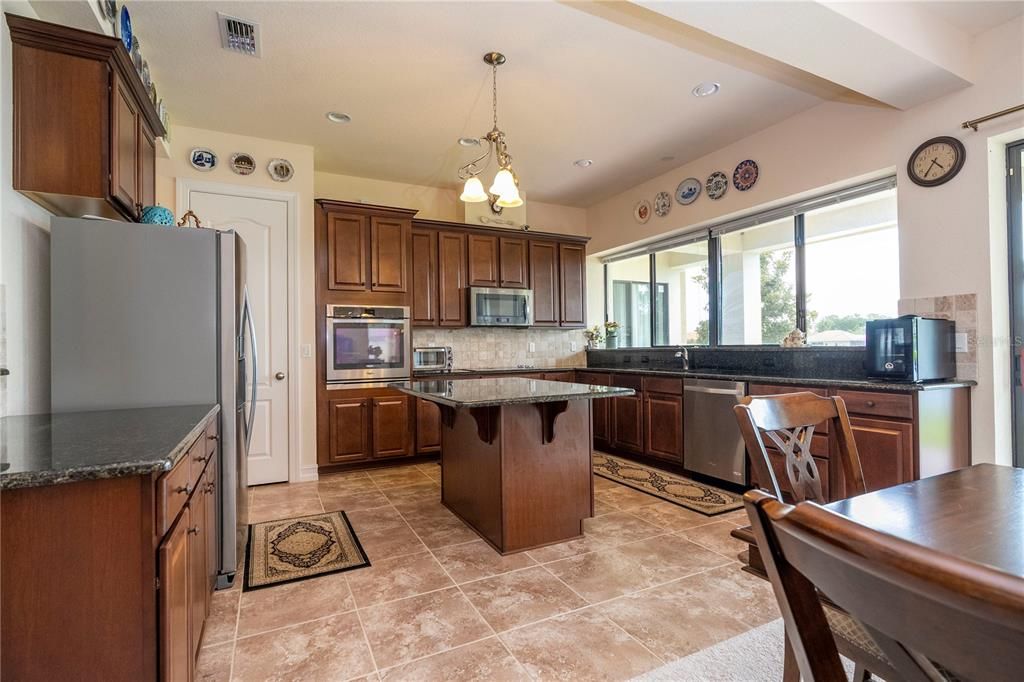 For Sale: $1,599,000 (4 beds, 3 baths, 4460 Square Feet)